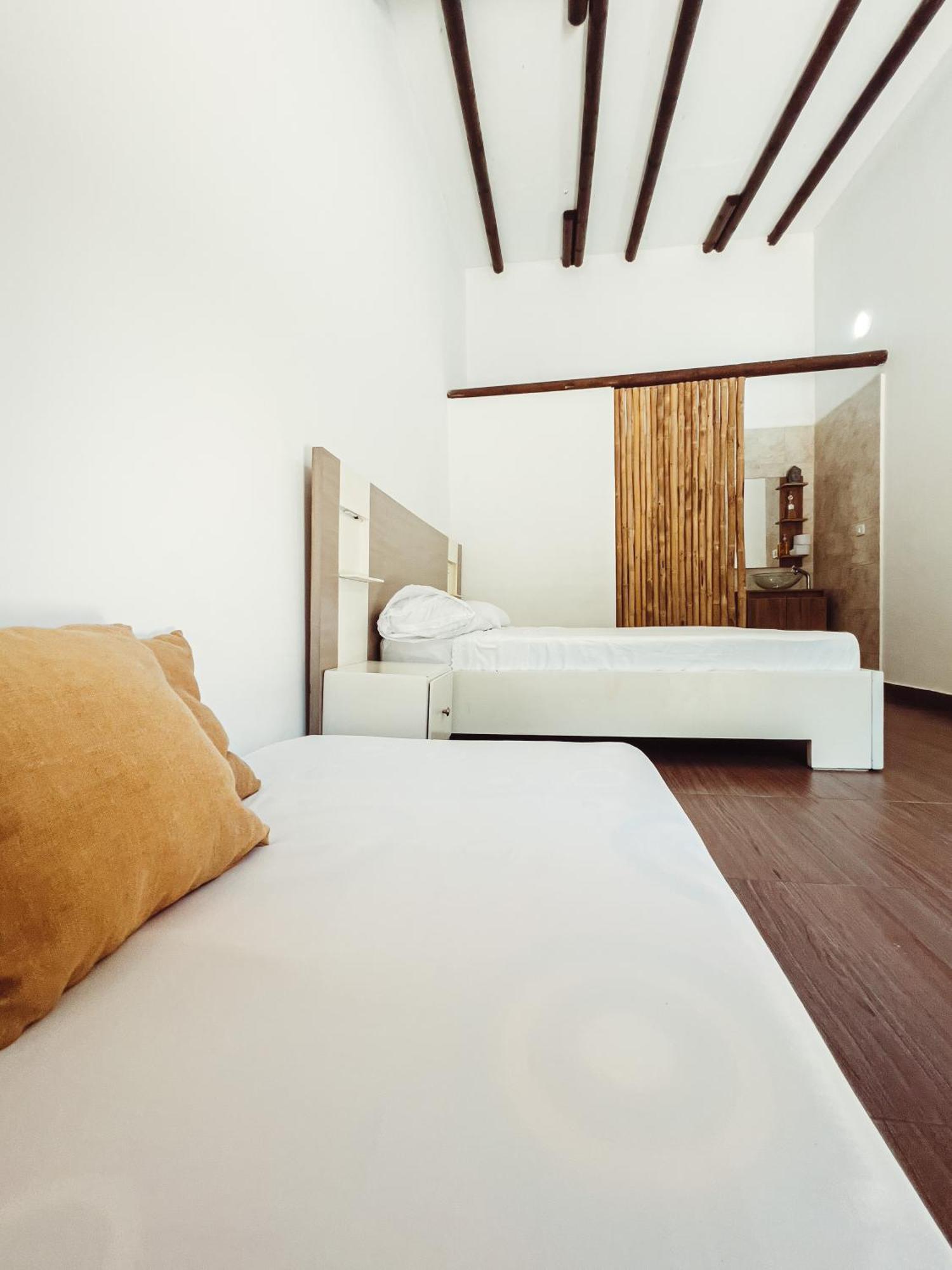Medusa Hostel Isla Tintipan Tintipan Island Экстерьер фото