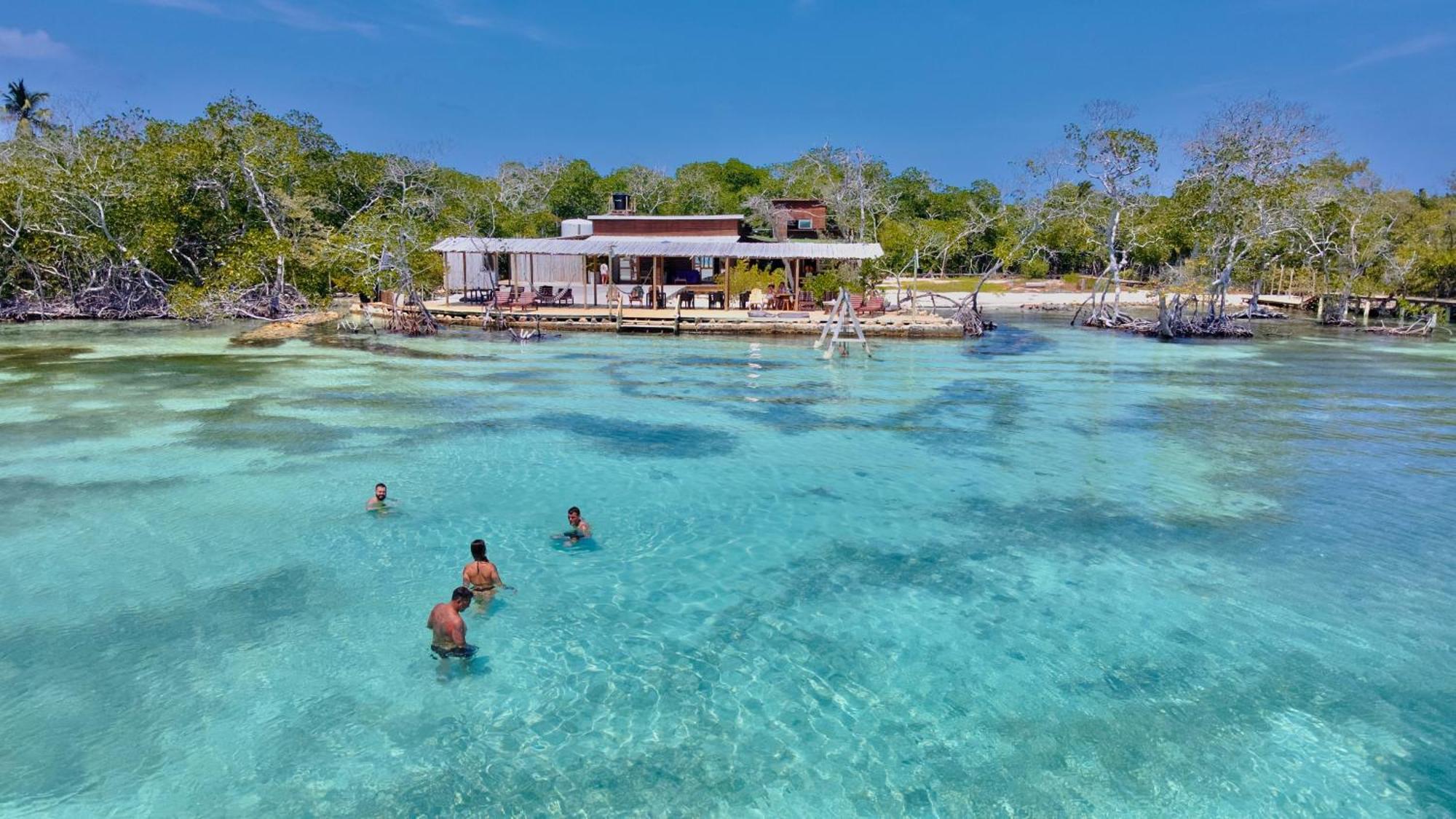 Medusa Hostel Isla Tintipan Tintipan Island Экстерьер фото