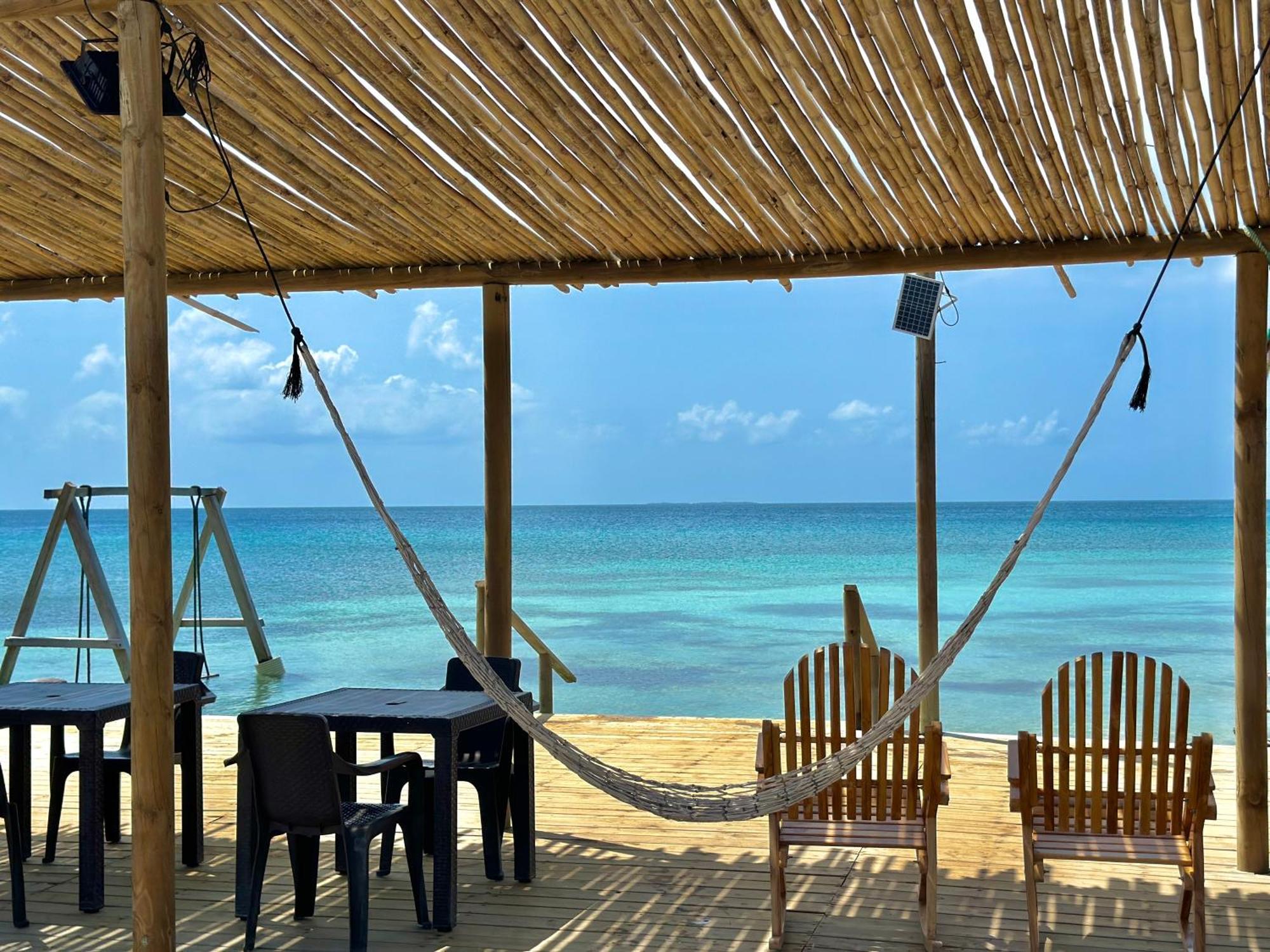 Medusa Hostel Isla Tintipan Tintipan Island Экстерьер фото